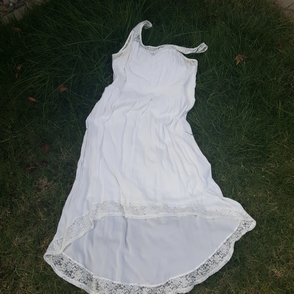 Beautiful flowy white dress